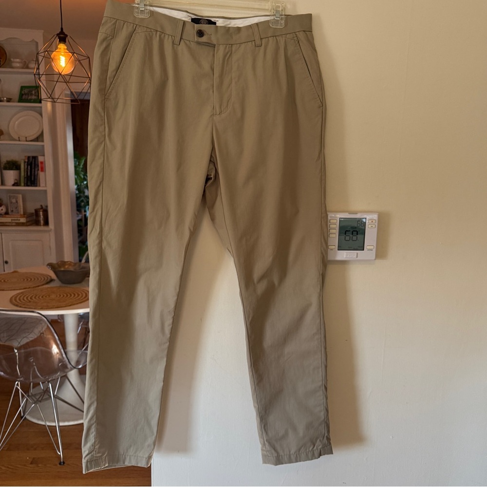 Men’s C&A Tech khakis